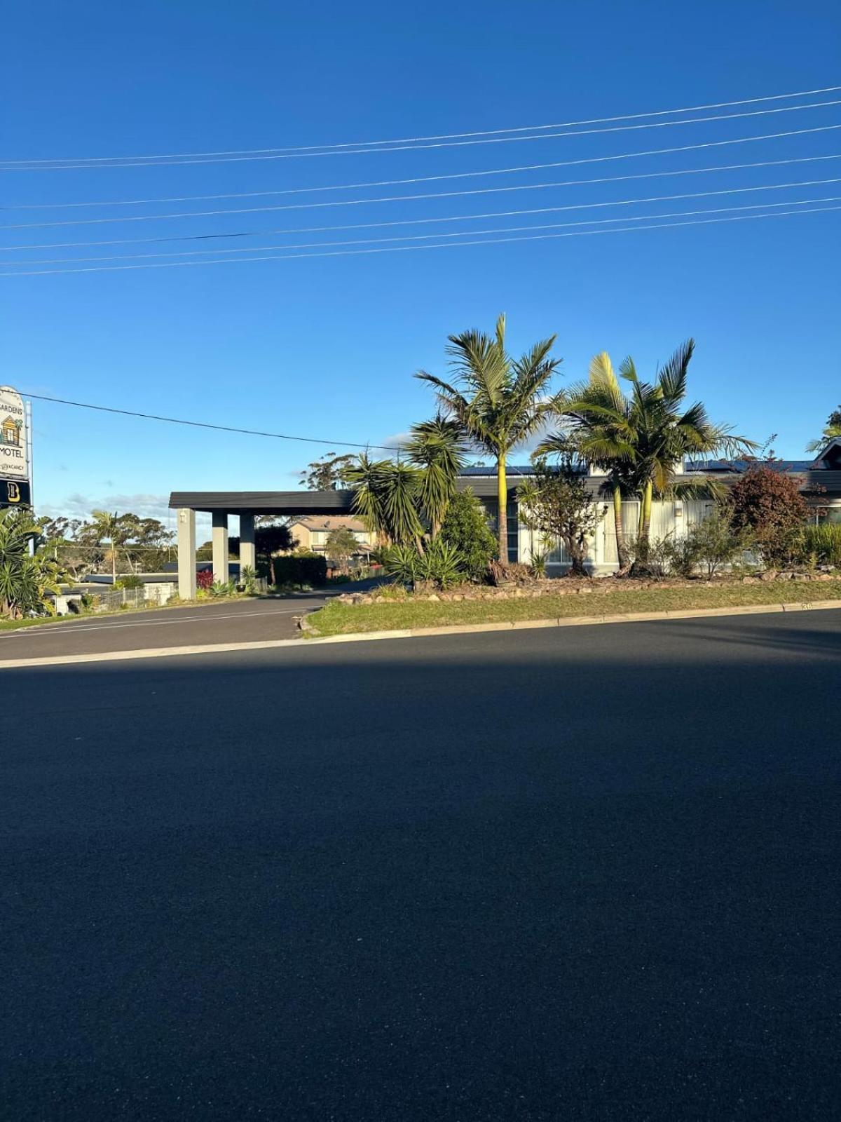 Gardens Motel 3*